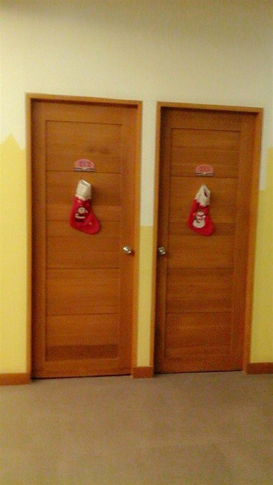 Hostellery *